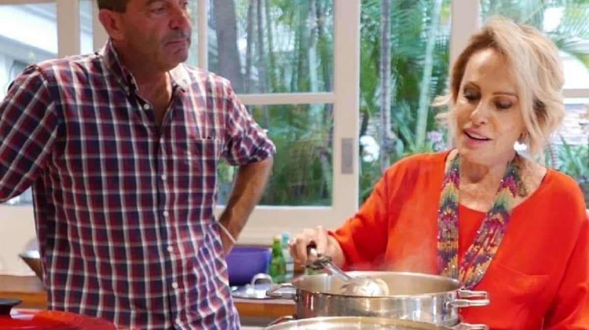 Ana Maria Braga ao lado de seu ex-marido, Johnny Lucet (Foto: Reprodução)