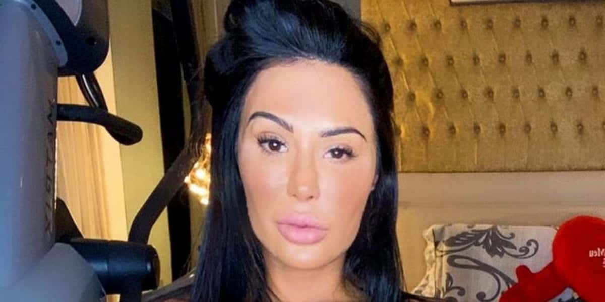 Gracyanne Barbosa deixou a perereca em evidência em clique no Instagram (Foto: Reprodução)