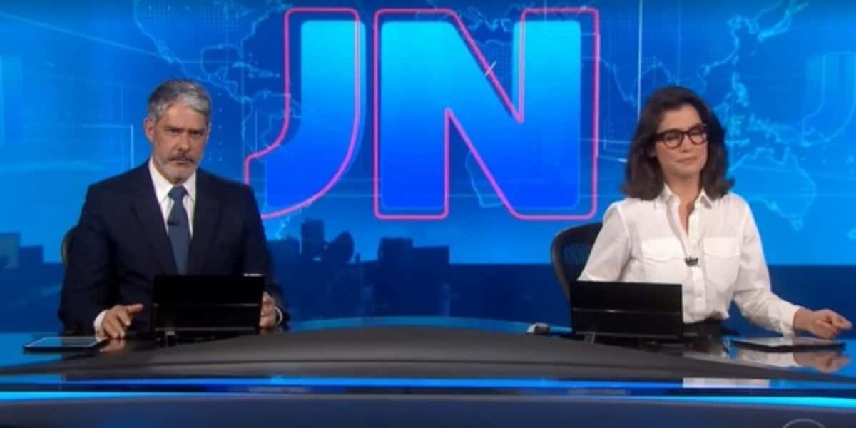 Jornal Nacional entra às pressas e anuncia impeachment - Foto: Reprodução