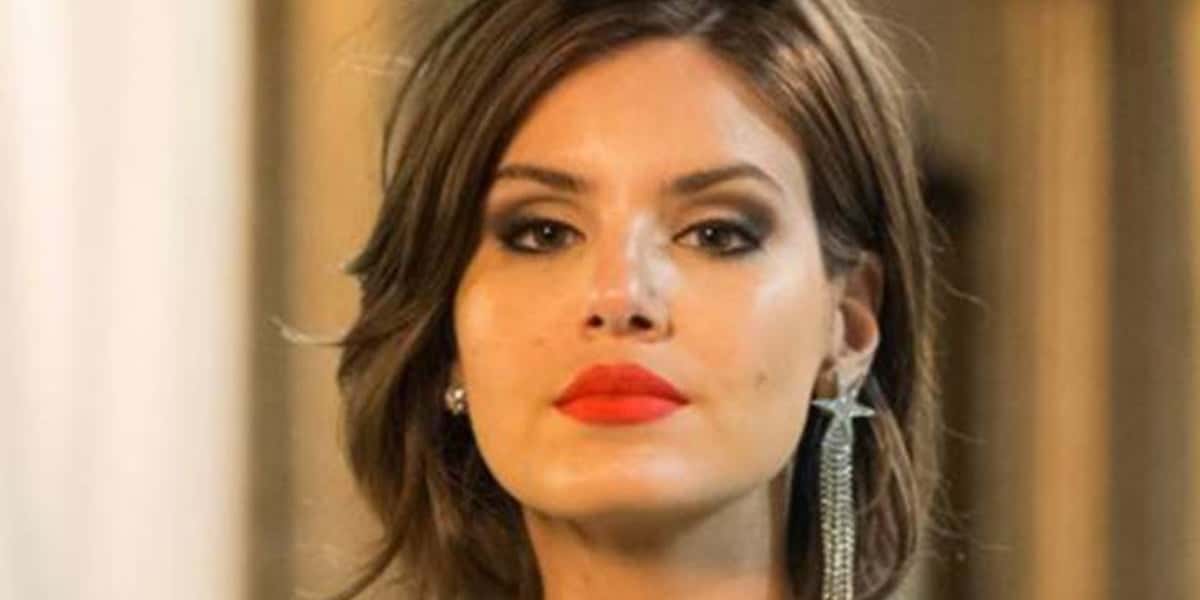 Camila Queiroz é a protagonista de Verdades Secretas (Foto: Reprodução)