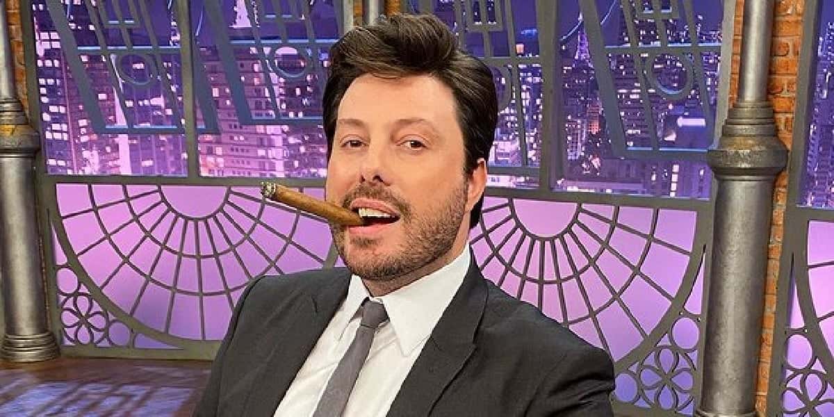 Danilo Gentili teve romance com jornalista do SBT especulado por Fabíola Reipert (Foto: Divulgação)