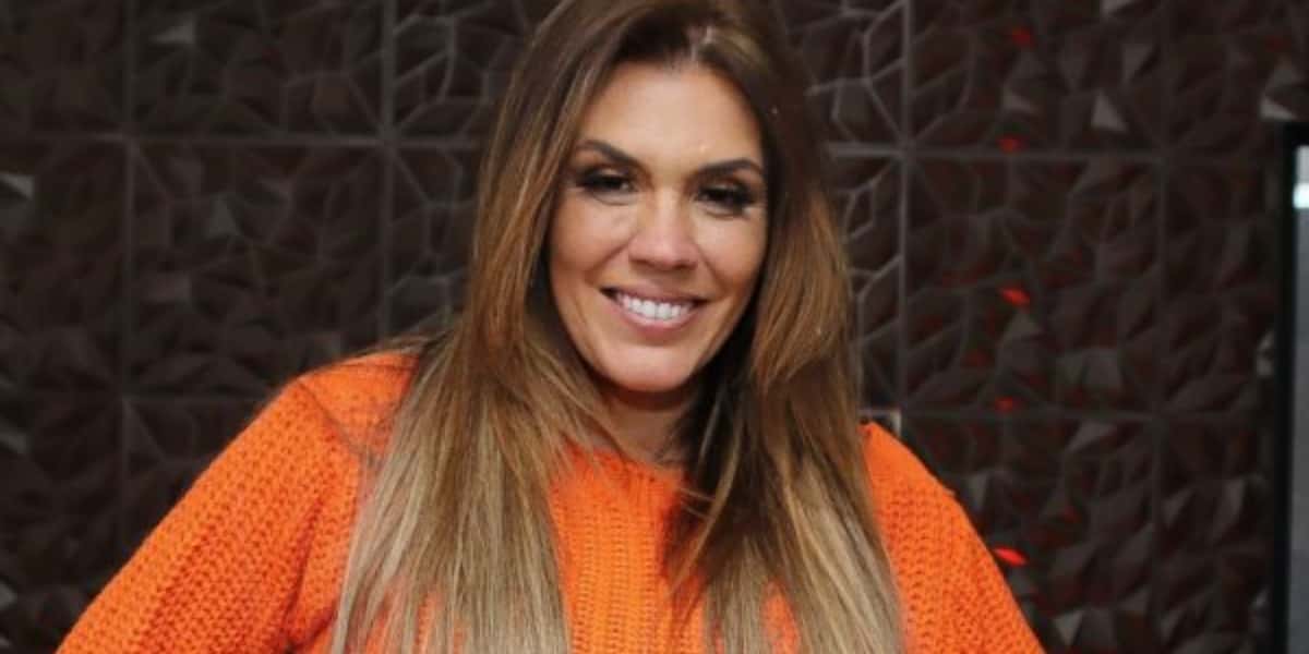 Simony se encontrou com Silvio Santos nos bastidores do SBT (Foto: Reprodução)