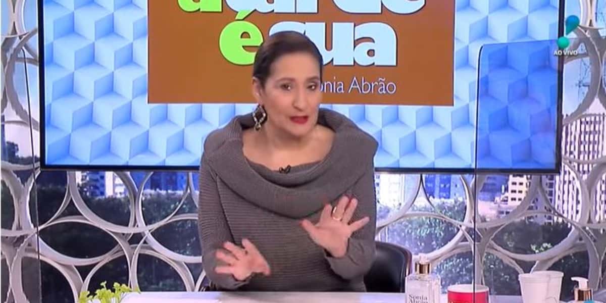 Sonia Abrão no "A Tarde é Sua" (Foto: Reprodução/RedeTV!)