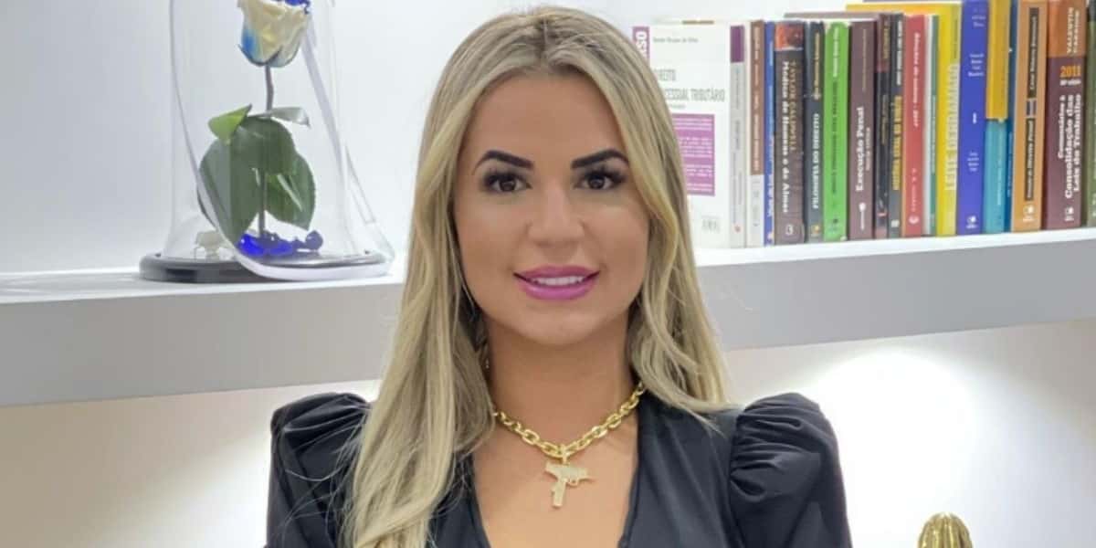 Deolane Bezerra está montada na grana (Foto: Reprodução)