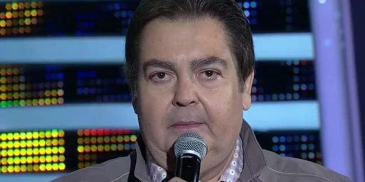 Band optou por colocar linha de shows logo após Faustão em 2022 e decretou fim de telejornal (Foto: Reprodução)