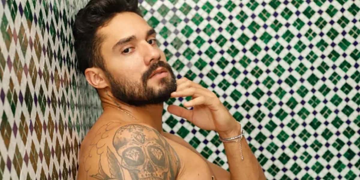 Ex-BBB Bil Araújo está confirmado em A Fazenda 13 (Foto: Reprodução)