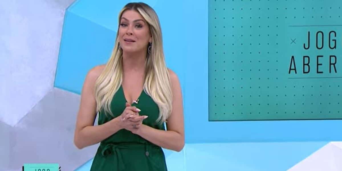 Renata Fan na abertura do Jogo Aberto (Foto: Reprodução/Band)