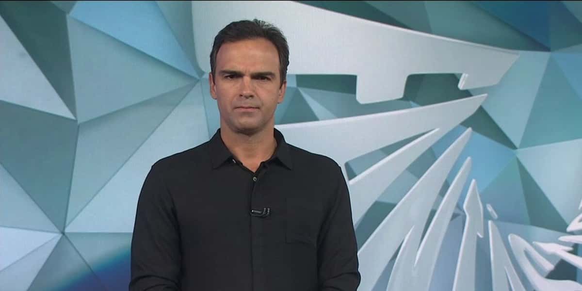 Tadeu Schmidt é apresentador do Fantástico (Foto: Reprodução / TV Globo)