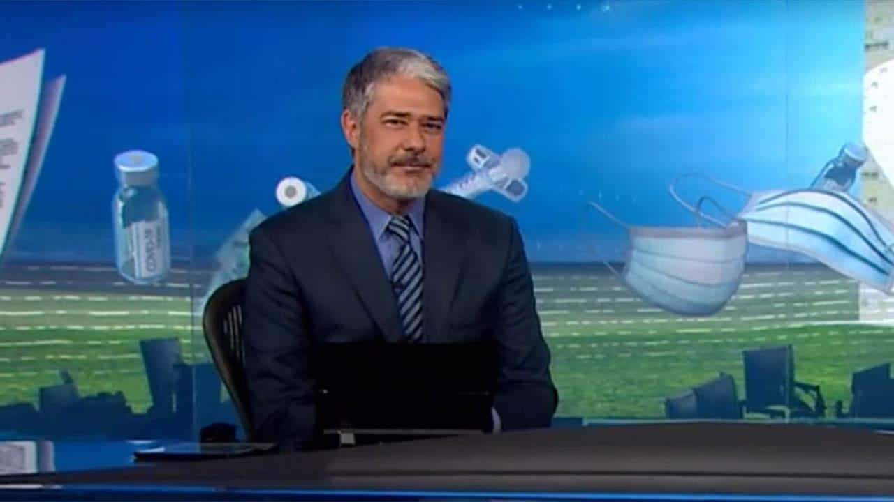 William Bonner na bancada do Jornal Nacional, da Globo (Foto: Reprodução/TV Globo)