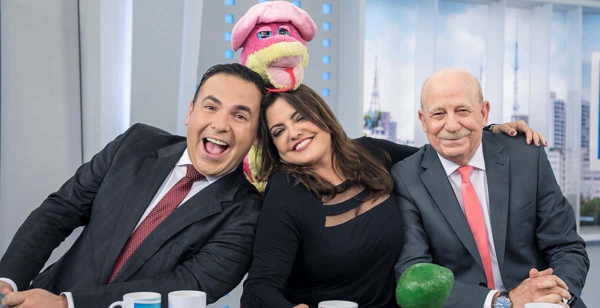 Fabiola Reipert, Reinaldo Gottino e Renato Lombardi durante a Hora da Venenosa (Foto: Divulgação/ Record TV)