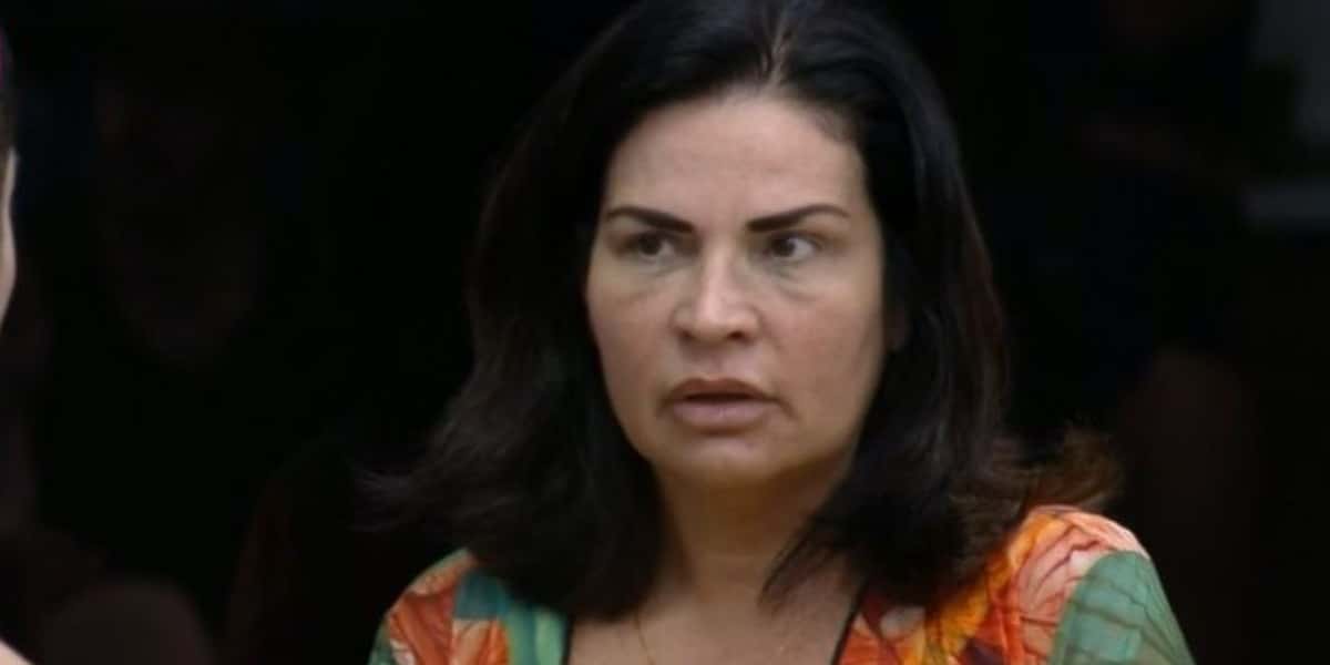 Solange Gomes levou escorregão em A Fazenda 13 (Reprodução)