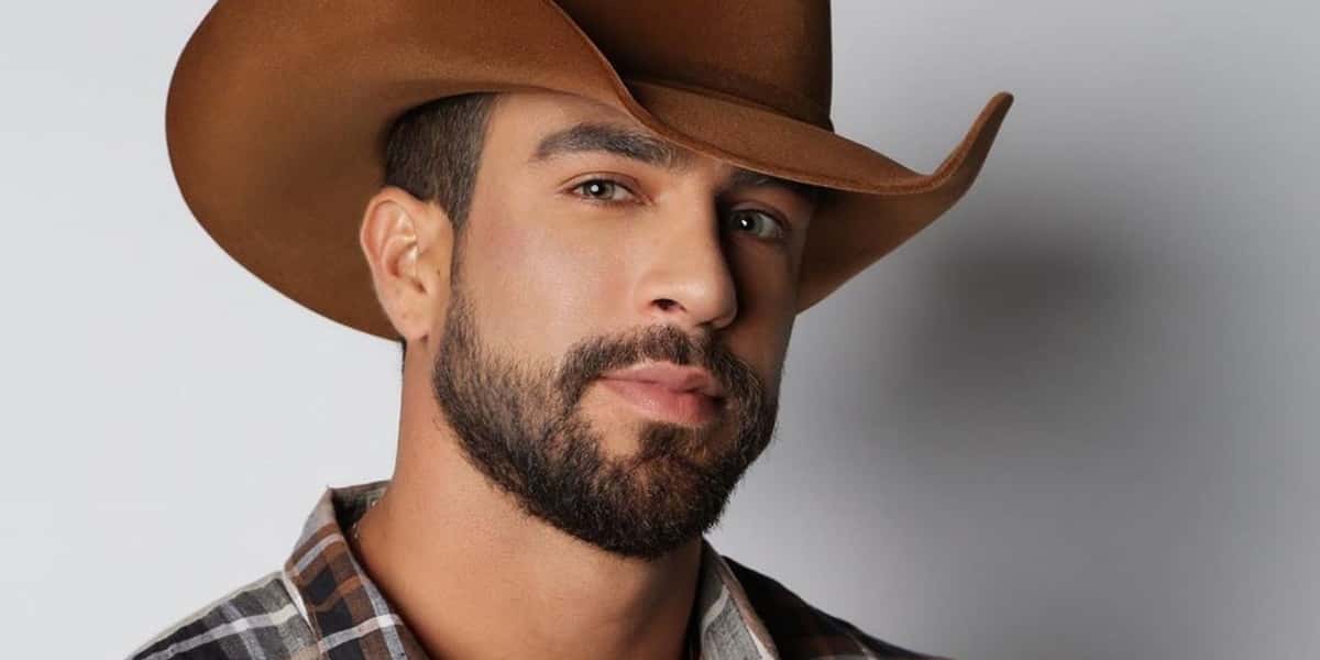 Erasmo Viana assumiu romance com Erika Schneider (Foto: Reprodução)