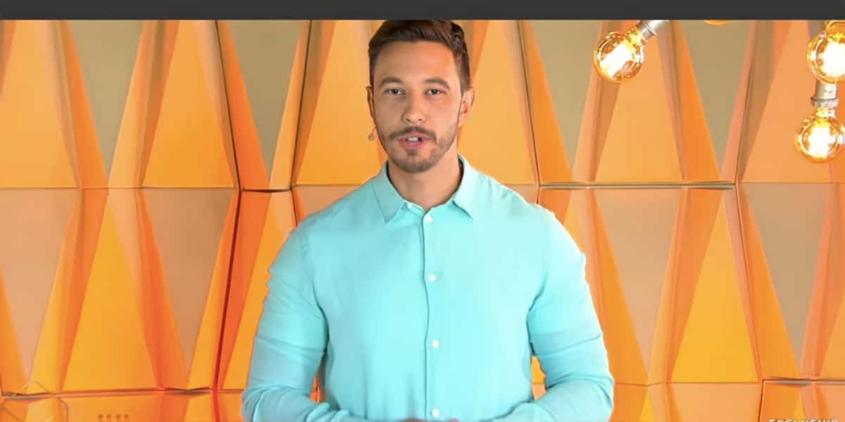 Gabriel Cartolano no comando do "Vem Pra Cá", do SBT (Reprodução)