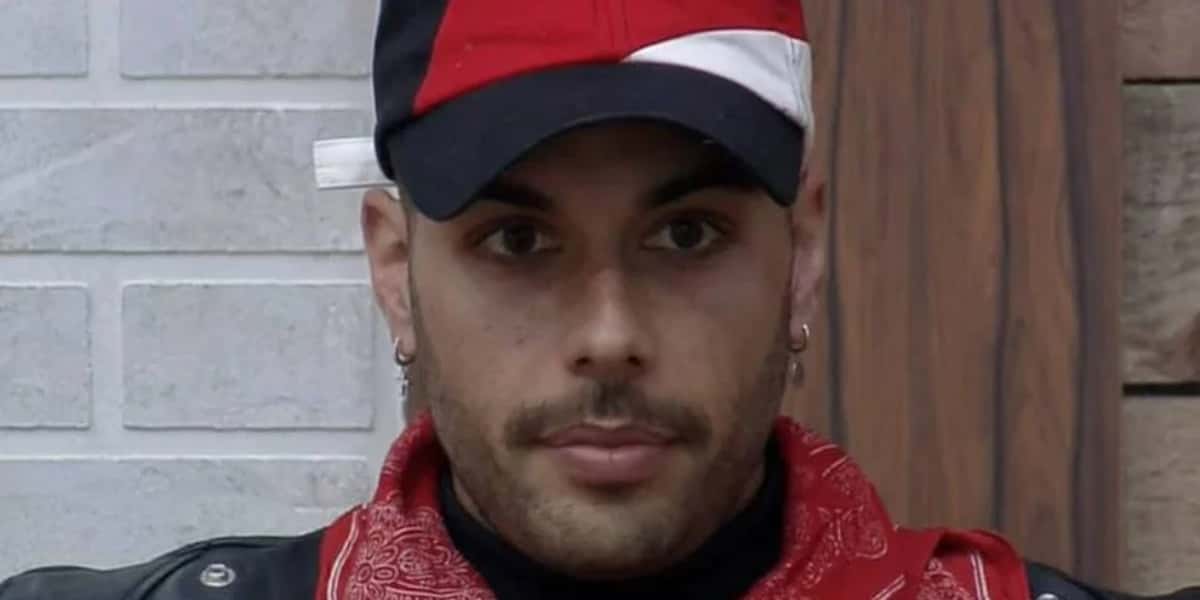 Carro de som tentou passar recado para Gui Araújo (Foto: Reprodução)