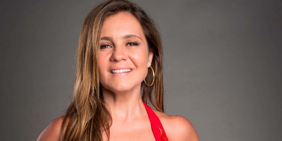 Adriana Esteves renovou com a Globo até 2025 (Foto: Reprodução)