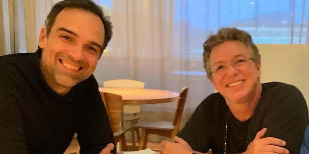 Tadeu Schmidt e Boninho em reunião sobre o BBB22 da Globo(Foto: Reprodução / Instagram)
