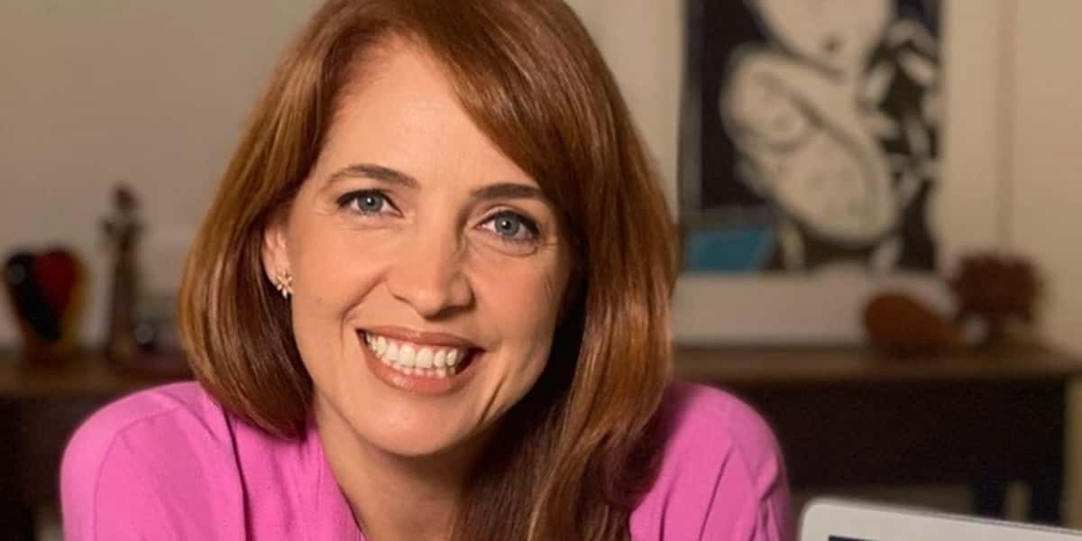 Poliana Abritta é apresentadora do Fantástico (Foto: Reprodução / Instagram)