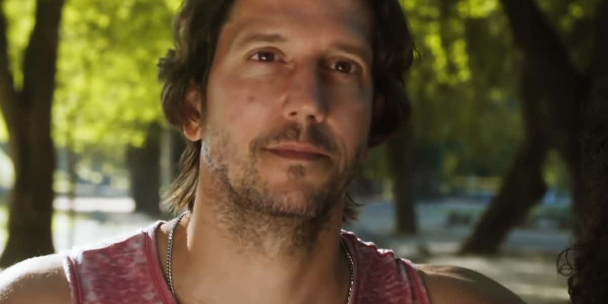 Vladimir Brichta interpreta Neném de Quanto Mais Vida Melhor (Foto: Reprodução/Globo)