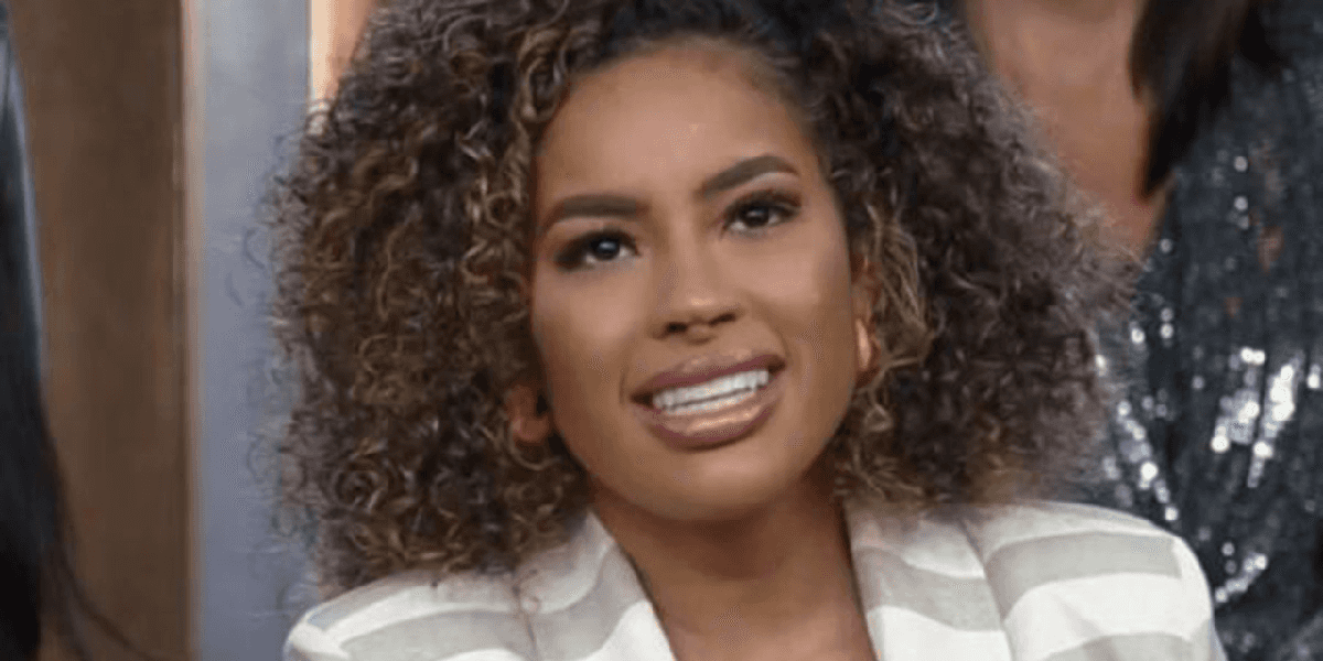 Sthe Matos sente que público está odiando ela no reality (Foto: Reprodução/ Record TV)
