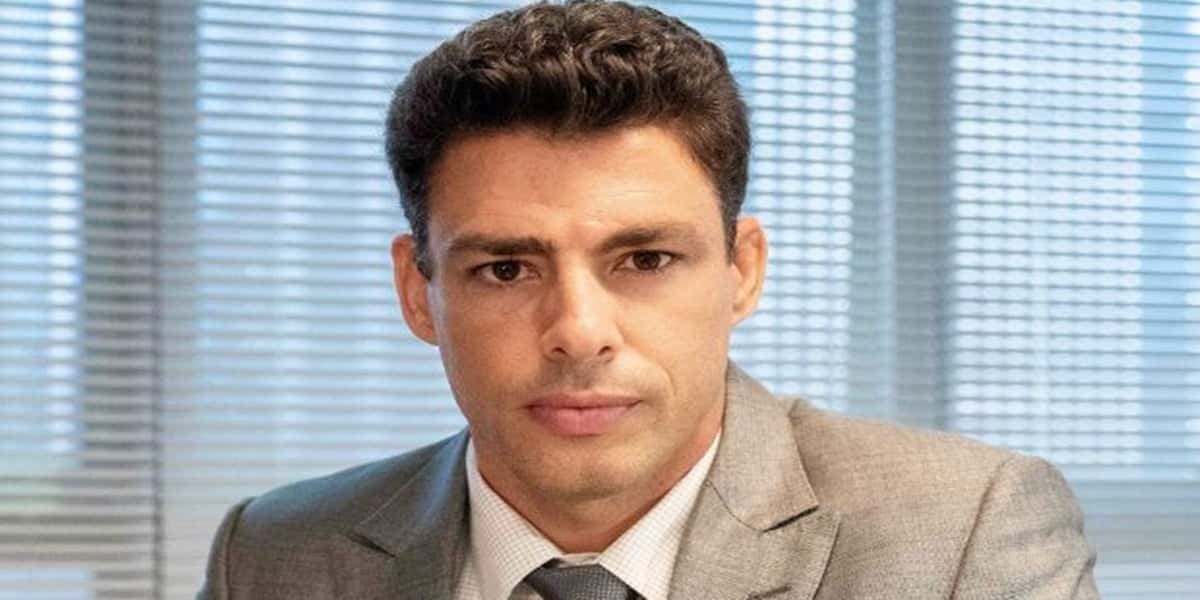 Cauã Reymong viverá protagonista de "Um Lugar ao Sol" (Foto: reprodução)