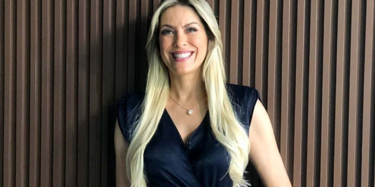 Renata Fan é apresentadora do Jogo Aberto (Foto: Reprodução/Band)