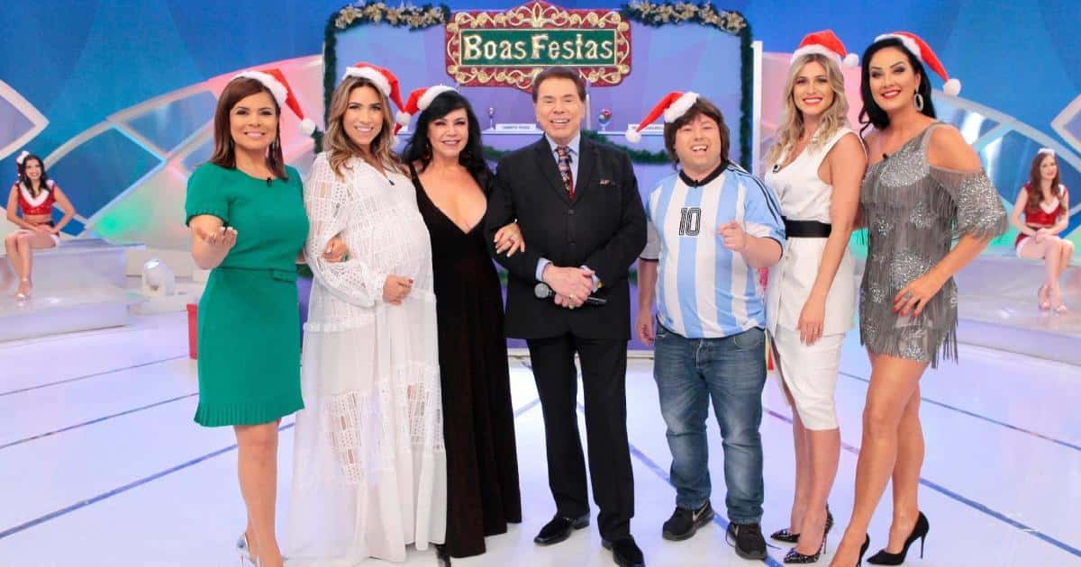Silvio Santos com integrantes do "Jogo dos Pontinhos" (Foto: Divulgação/SBT)