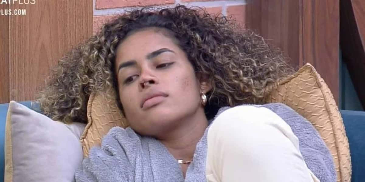 Sthe se arma na Fazenda 13, após ataque de Rico - Foto: Reprodução