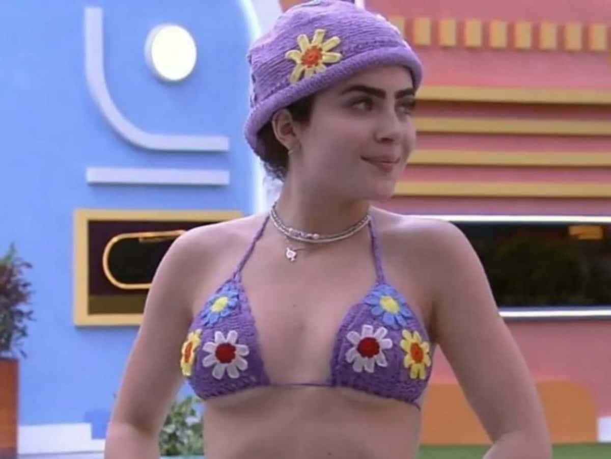 Jade Picon na área externa da casa do BBB22 (Foto: Reprodução / Globoplay)