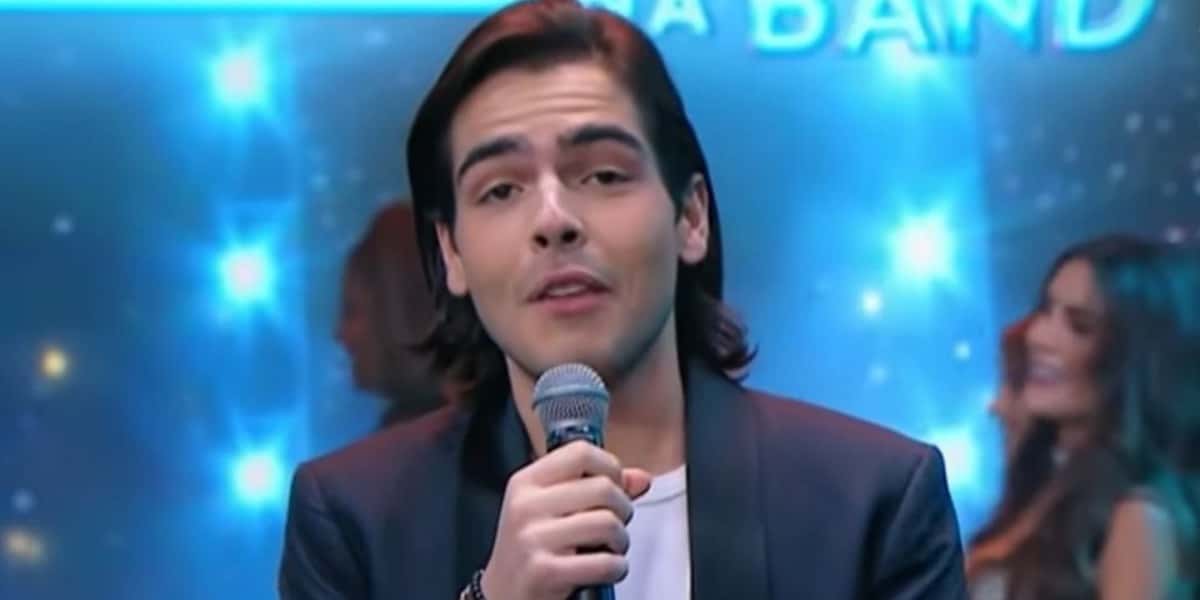 João Guilherme Silva, filho do Faustão, namora com mulher 15 anos mais velha que ele (Foto: Reprodução)