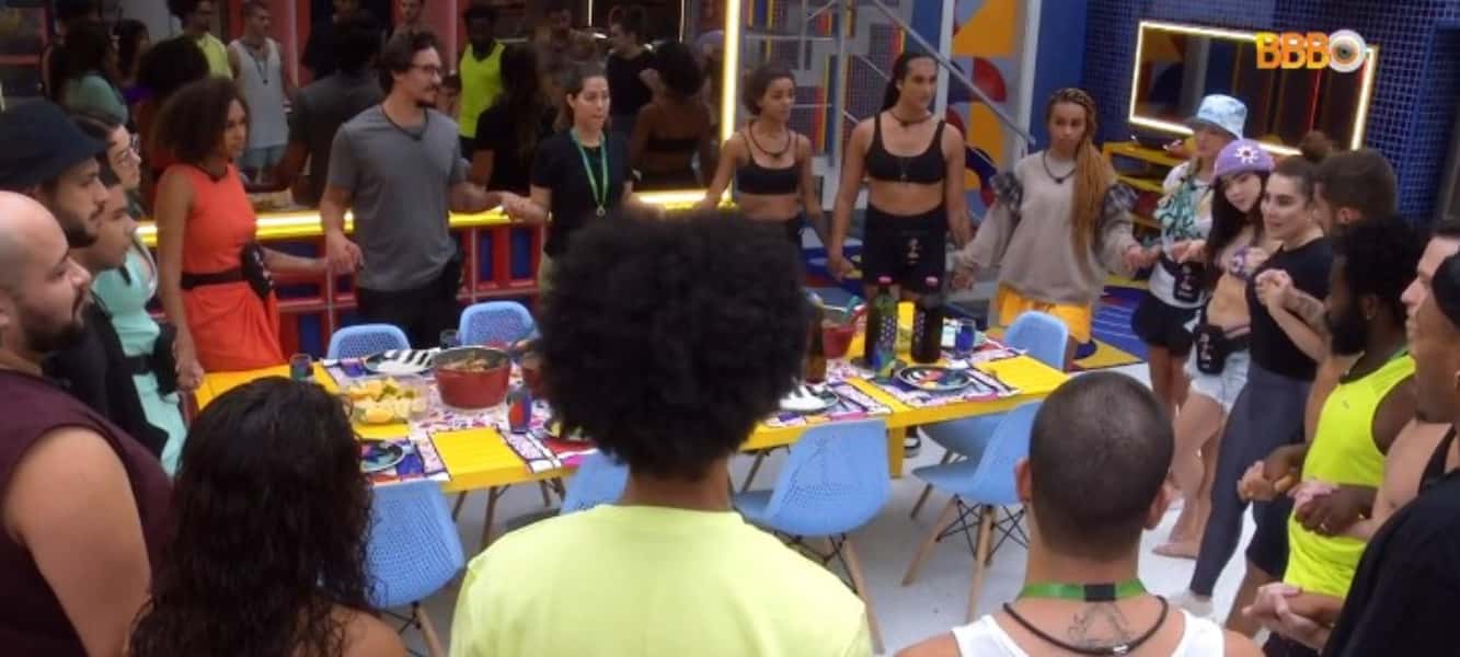Naiara leva invertida de Boninho no BBB22 (Foto: Reprodução / Globoplay)
