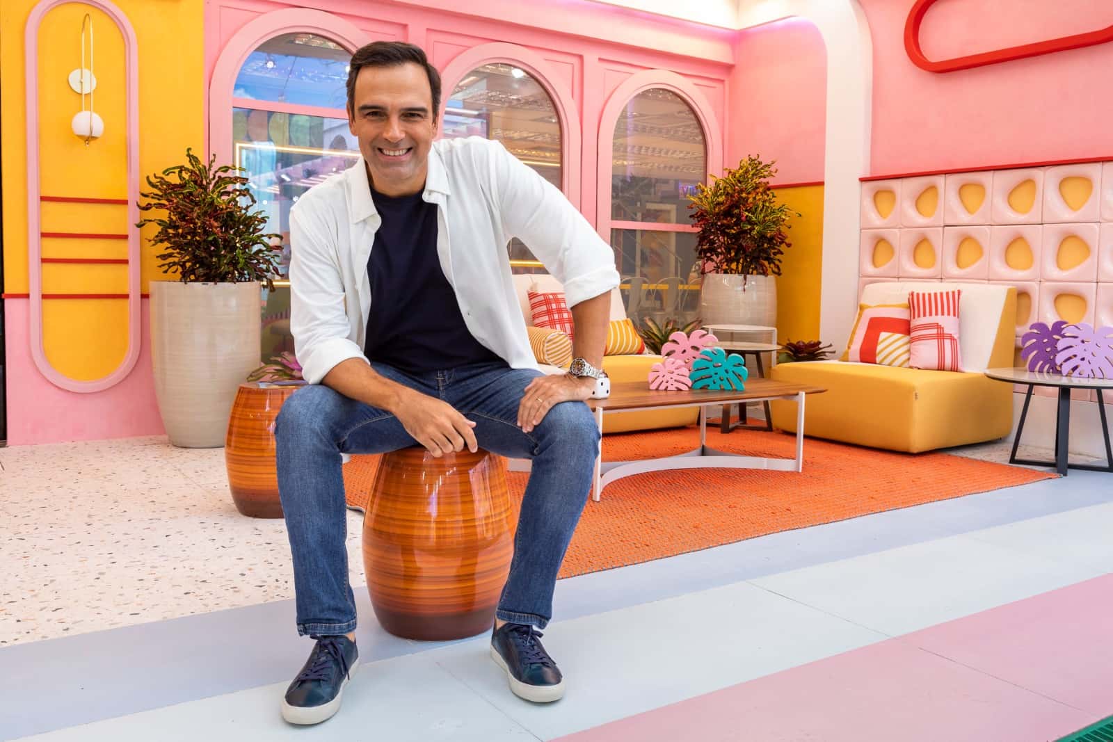 Tadeu Schmidt é o novo apresentador do BBB22 (Foto: Globo / Sergio Zalis)