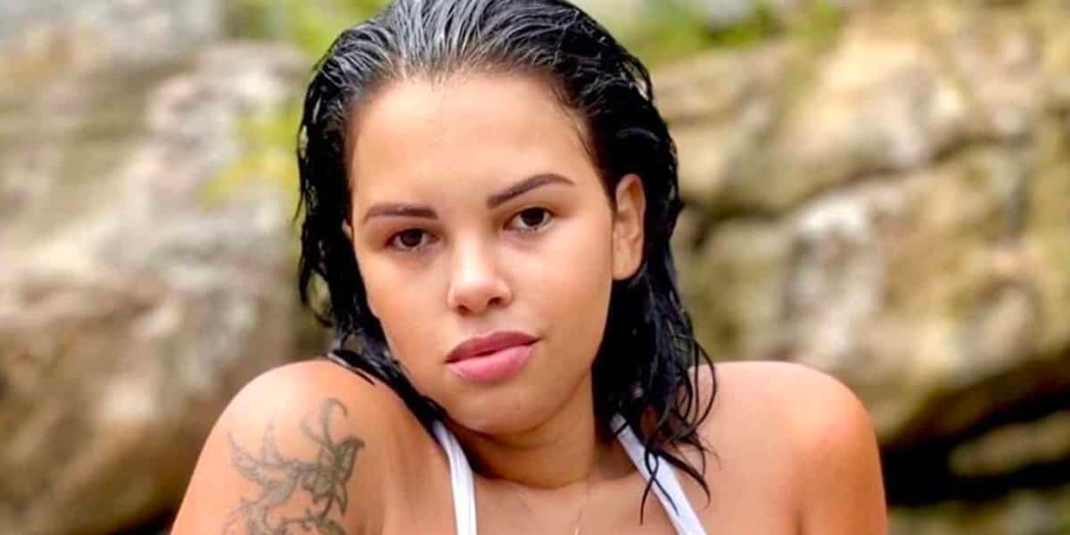 A ex-BBB Ariadna detonou a Globo (Foto: Reprodução)