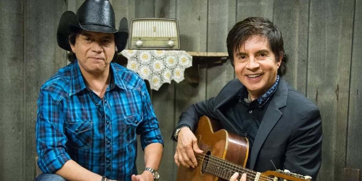 Chitãozinho ao lado de Xororó (Foto: Divulgação)