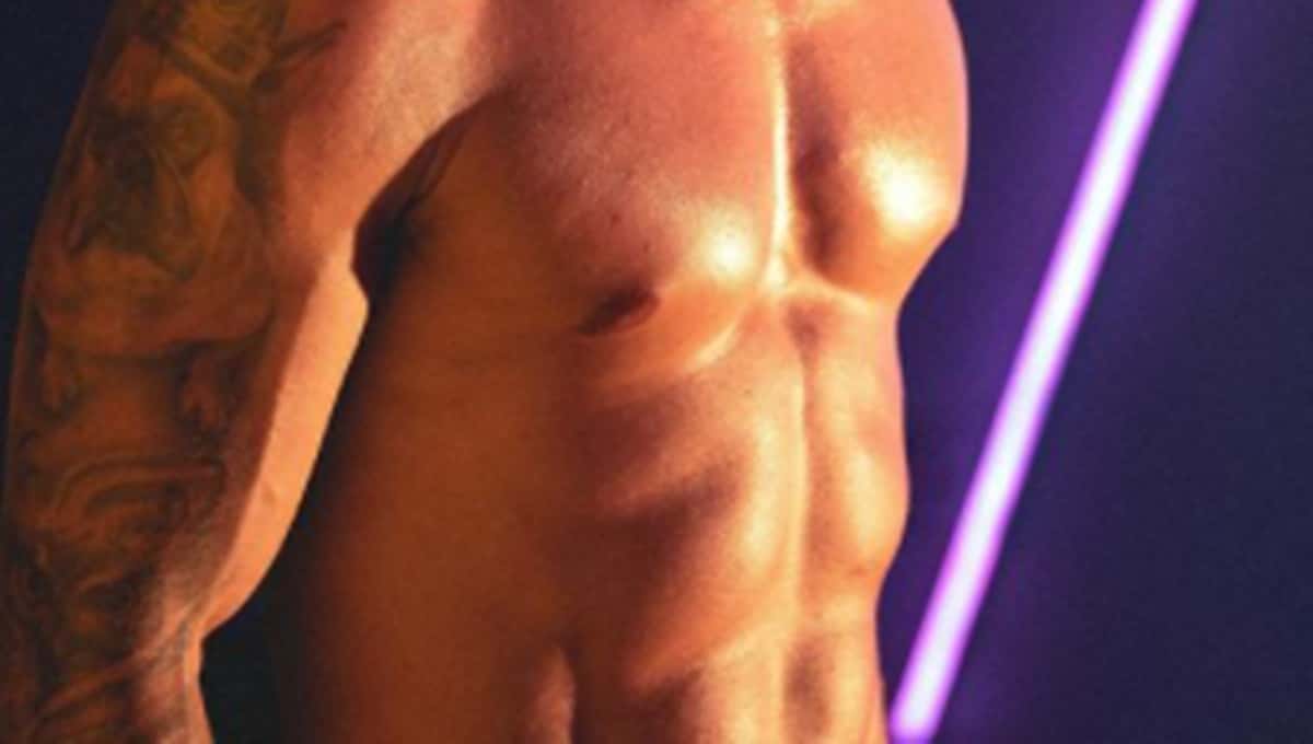 Famoso DJ exibe fotos "peladão" na web (Foto: Reprodução/ Instagram)