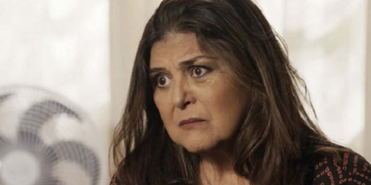 Elizangela mesmo após quase morrer, continua se negando a tomar vacina contra a Covid-19 (Foto: Reprodução)
