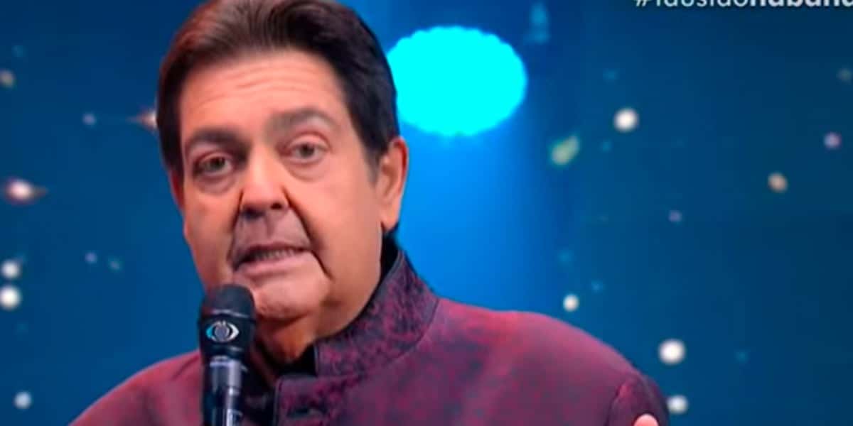 O apresentador Faustão surpreendeu na Band com Anne Lottermann (Foto: Reprodução)