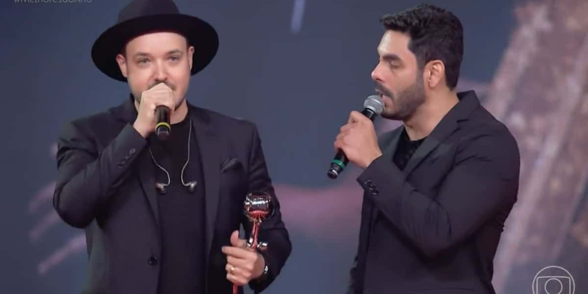 Israel e Rodolffo em apresentação (Foto: Reprodução / Globo)