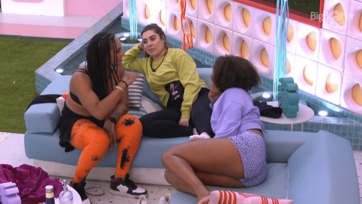 Linn expõe seu sentimento por Naiara Azevedo (Foto: Reprodução / Globoplay)