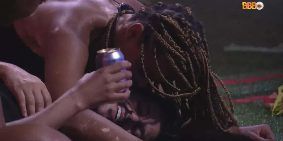 Natália tentou beijar Rodrigo no BBB22 (Foto: Reprodução)