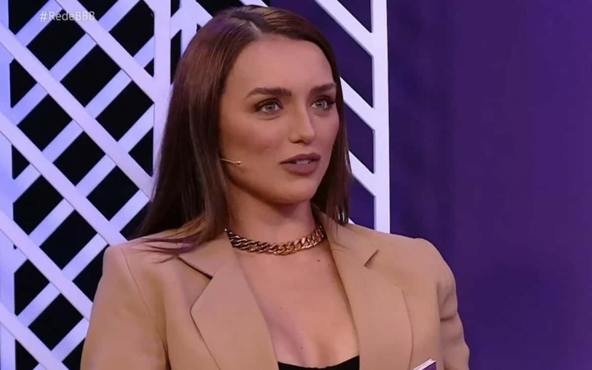 A apresentadora Rafa Kalimann é vista em clima íntimo com ator da Globo (Reprodução / Globoplay)