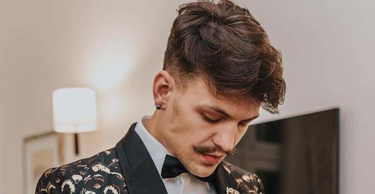 Saulo Poncio é visto curtindo a vida de solteiro adoidado e surge com duas mulheres bêbado (Reprodução/ Instagram)