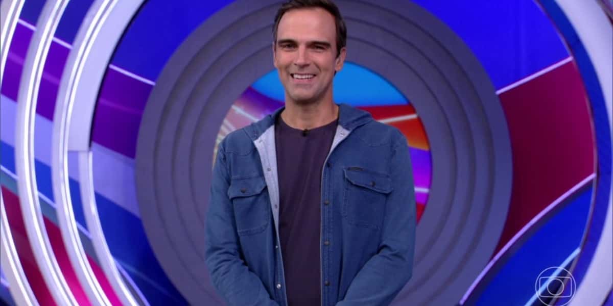 Tadeu Schmidt entrará mais tarde com o BBB 22 nesta terça-feira (Foto: Reprodução- Globo)