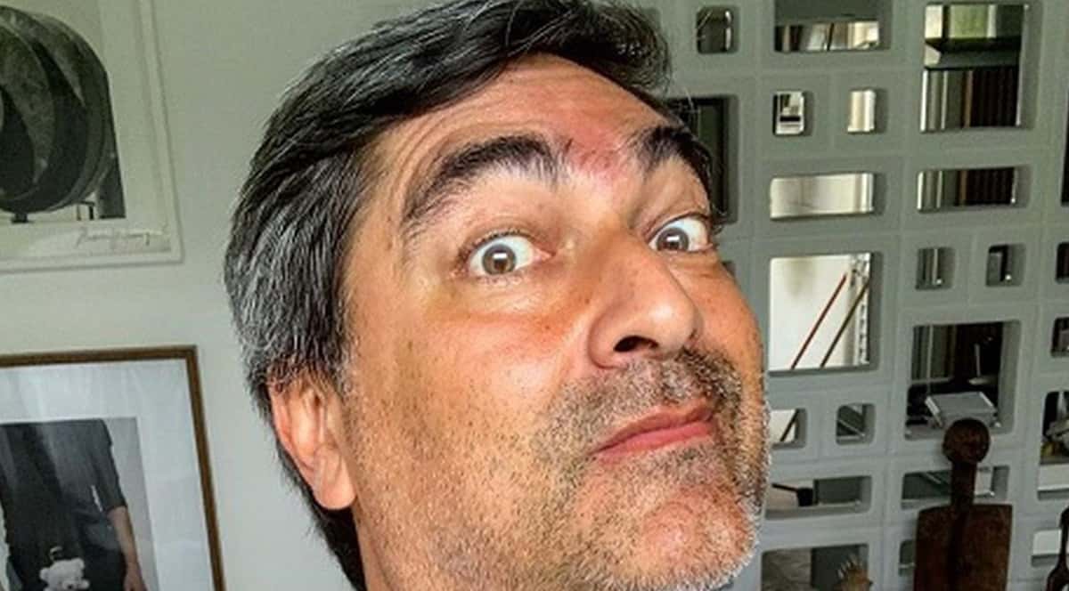 Zeca Camargo estreia o game show "1001 Perguntas" na Band (Reprodução/ Internet)