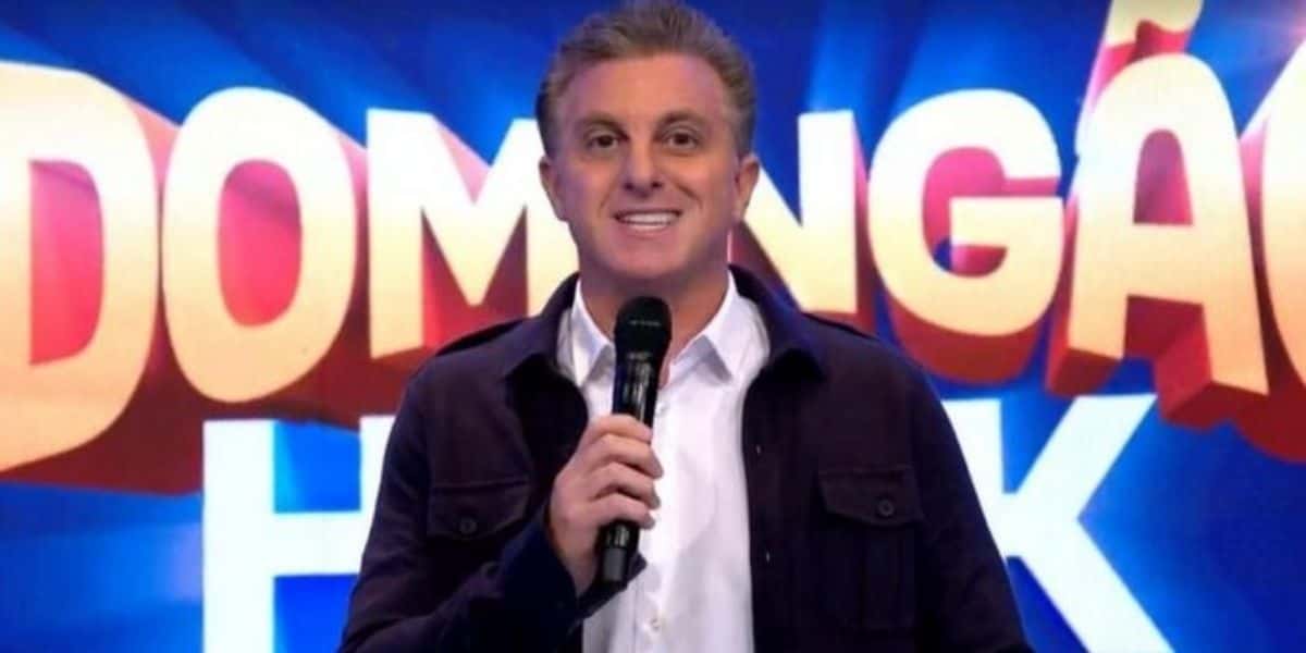Luciano Huck apresenta o "Domingão com Huck" (Reprodução/ TV Globo)