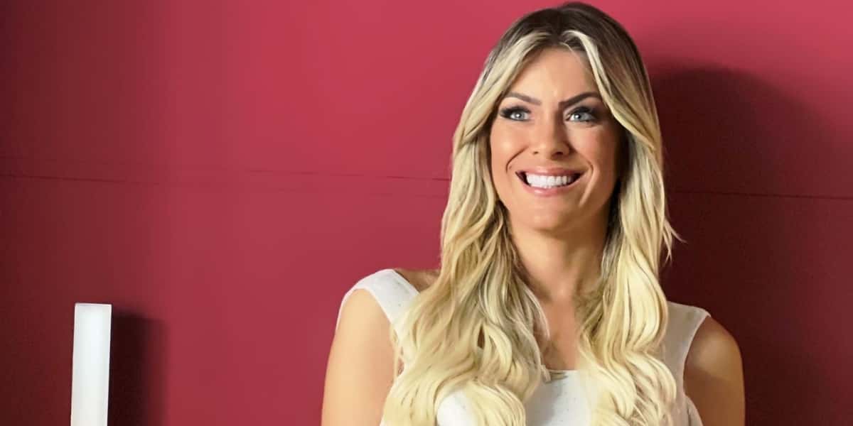 A apresentadora do Jogo Aberto, Renata Fan. (Foto: Reprodução / Internet)