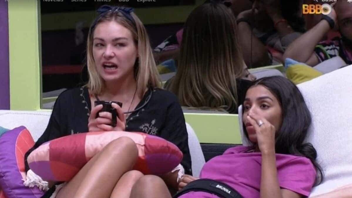 Bárbara ao lado de Brunna Gonçalves no BBB22 (Foto: Reprodução / Globoplay)