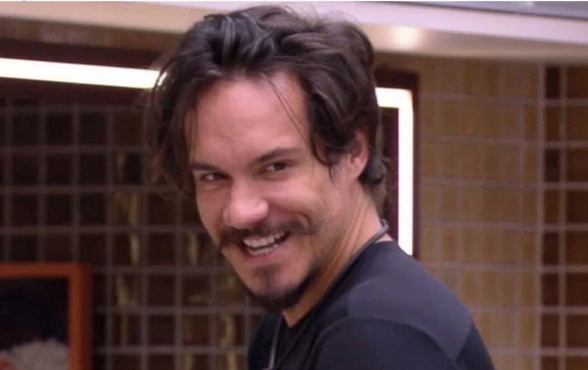 Eliezer tem fama de 'pegador' (Foto: Reprodução / Globoplay)
