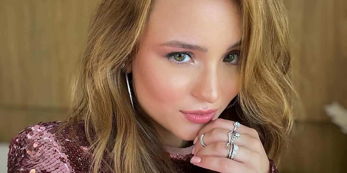 Larissa Manoela está no ar com a novela Além da Ilusão (Foto: Reprodução / Instagram)