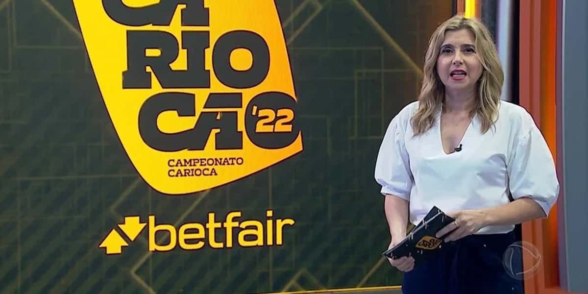 Mylena Ciribelli apresenta os campeonatos estaduais e o "Esporte Record" (Reprodução / Record)