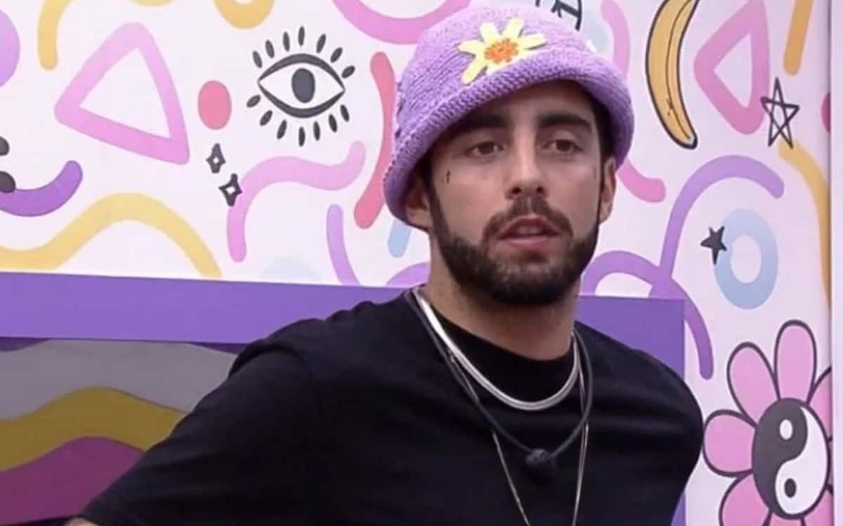 Pedro Scooby teve fala problemática contra Linn da Quebrada (Foto: Reprodução / Globoplay)